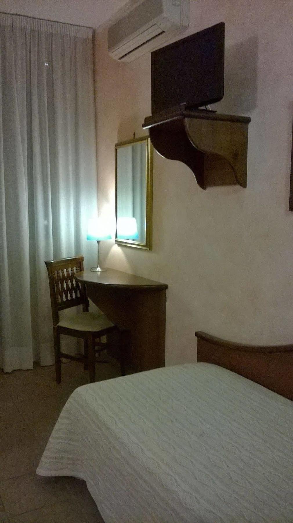 Hotel Cavour เวโรนา ภายนอก รูปภาพ