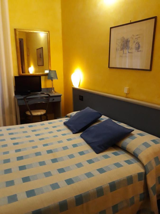 Hotel Cavour เวโรนา ภายนอก รูปภาพ