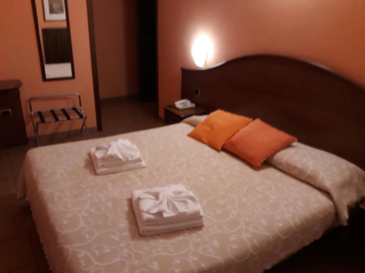 Hotel Cavour เวโรนา ภายนอก รูปภาพ